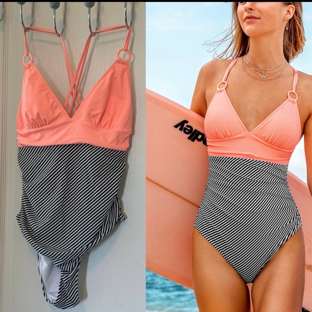 Cupshe One Piece Swimsuit with V-Neck and color block design.